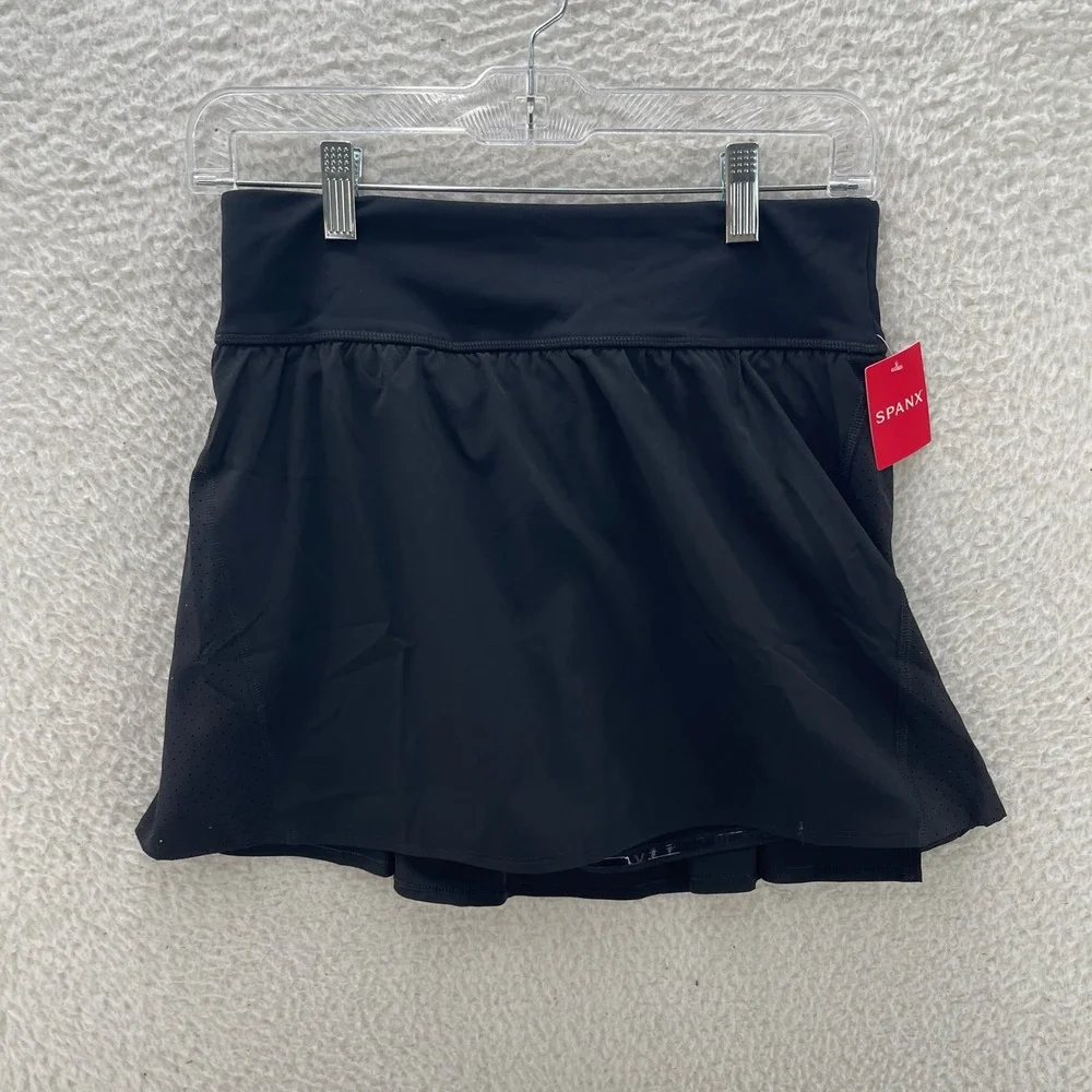 Spanx Skort Womens M Black Get Moving Athletic Tennis Golf Pickleball Gym NEW